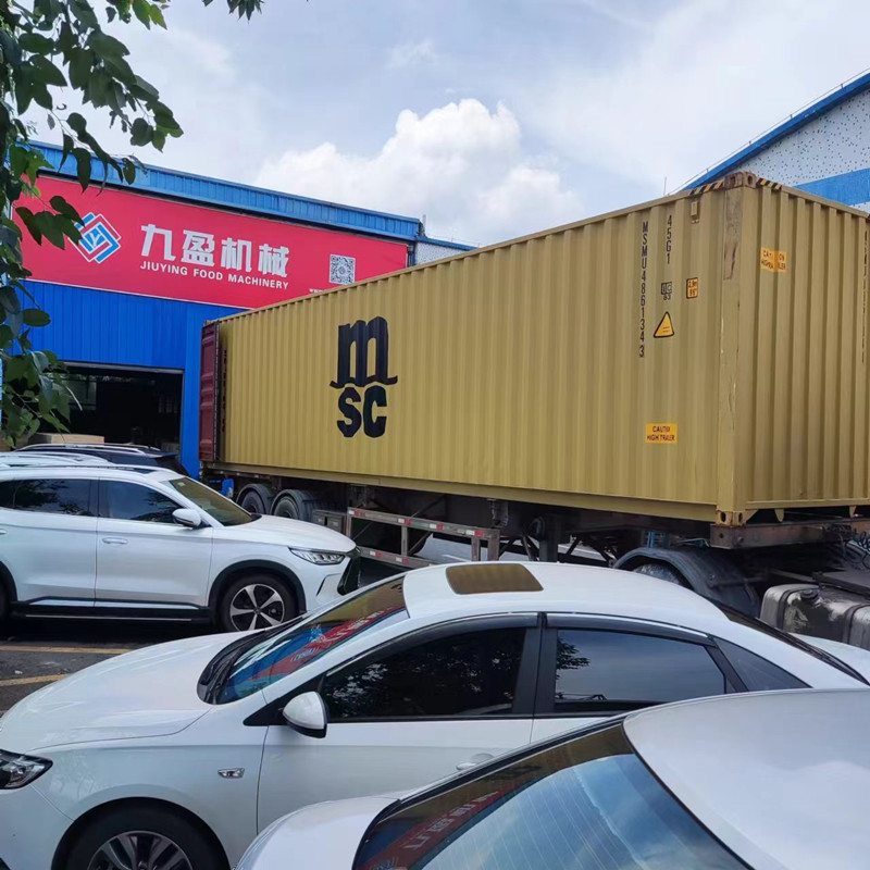 貨（huò）櫃滿載啟（qǐ）航（háng）；進軍馬來西亞